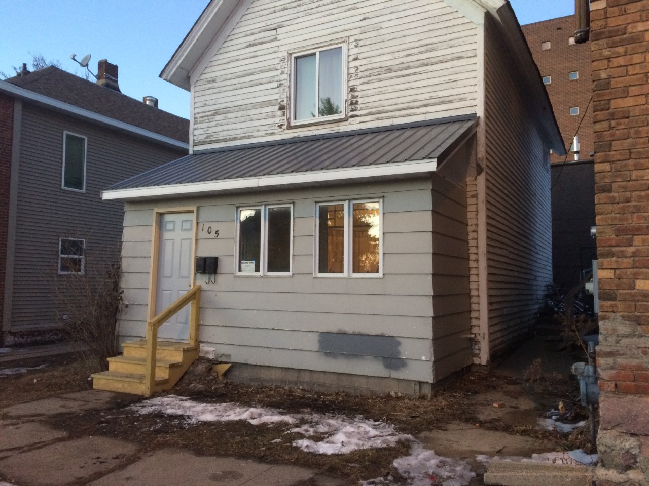 105 1st Avenue SW - Unit 105 1/2 (Upper)